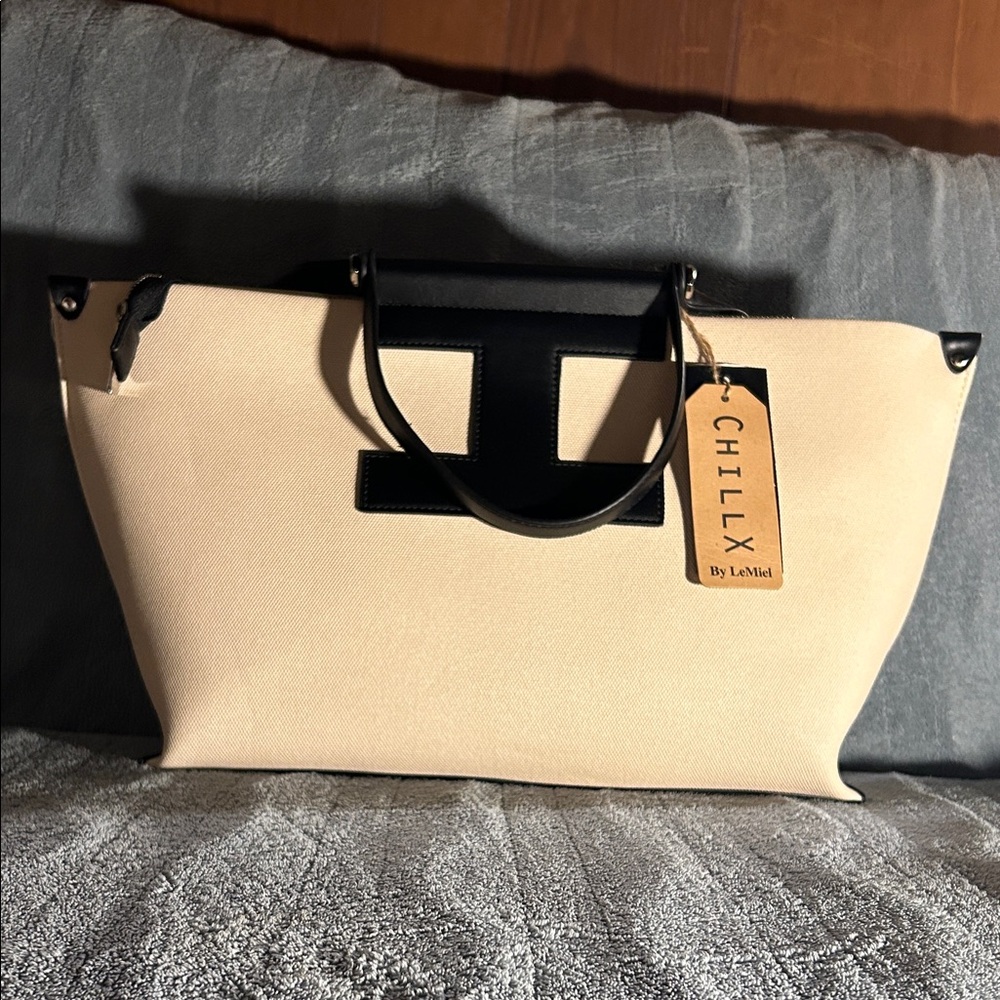 Chillx Vegan Tote NWT